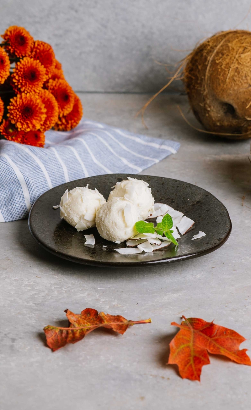 Kokosowe keto pralinki