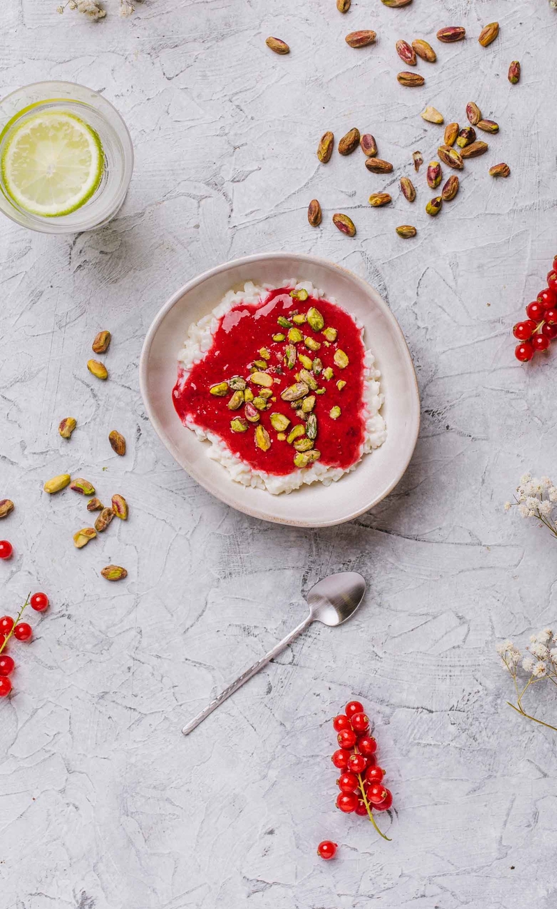 Pudding ryżowy, sos jeżynowo-malinowy