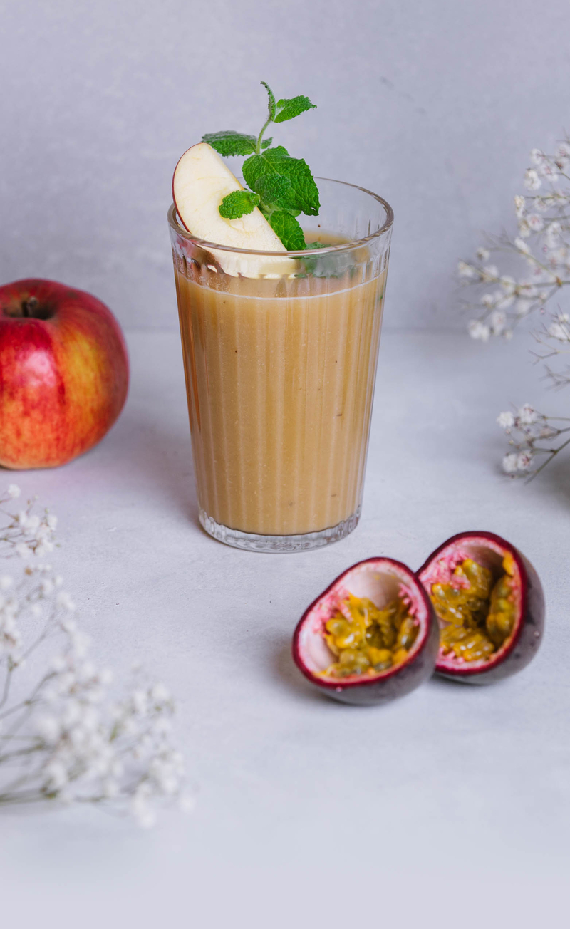 Smoothie: jabłko, banan, marakuja