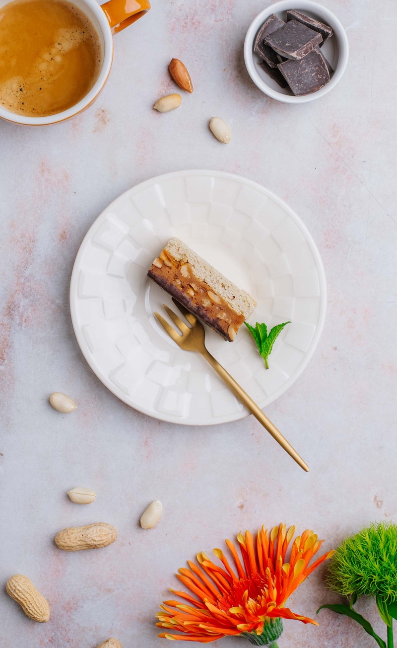 Keto ciasto snickers