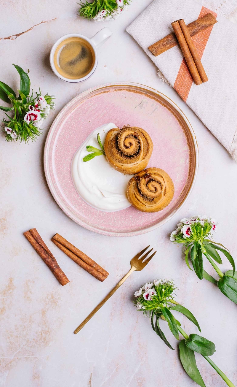 Kanelbullar czyli bułeczki cynamonowe z twarożkiem waniliowym