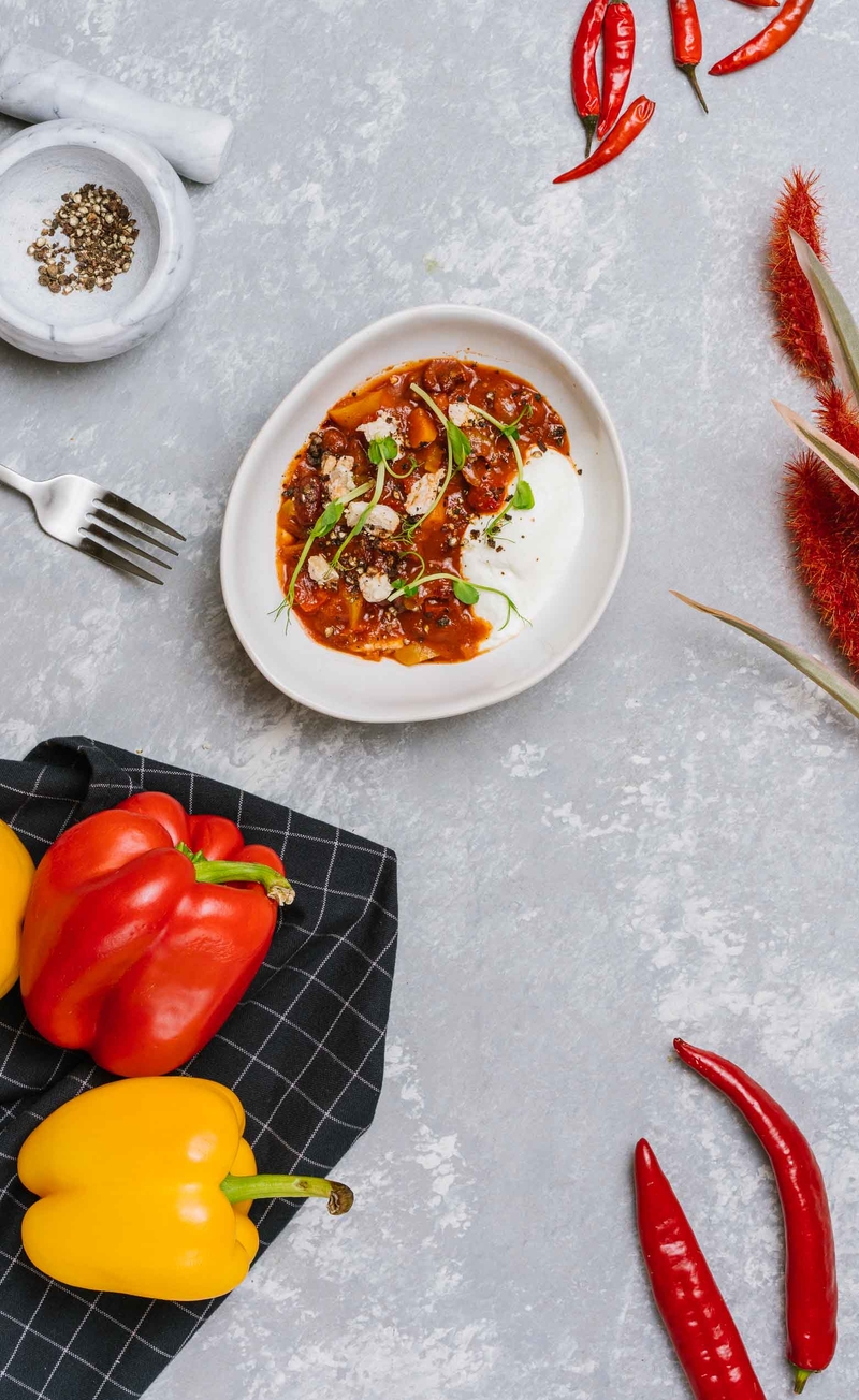 Chili z indykiem, jogurt grecki