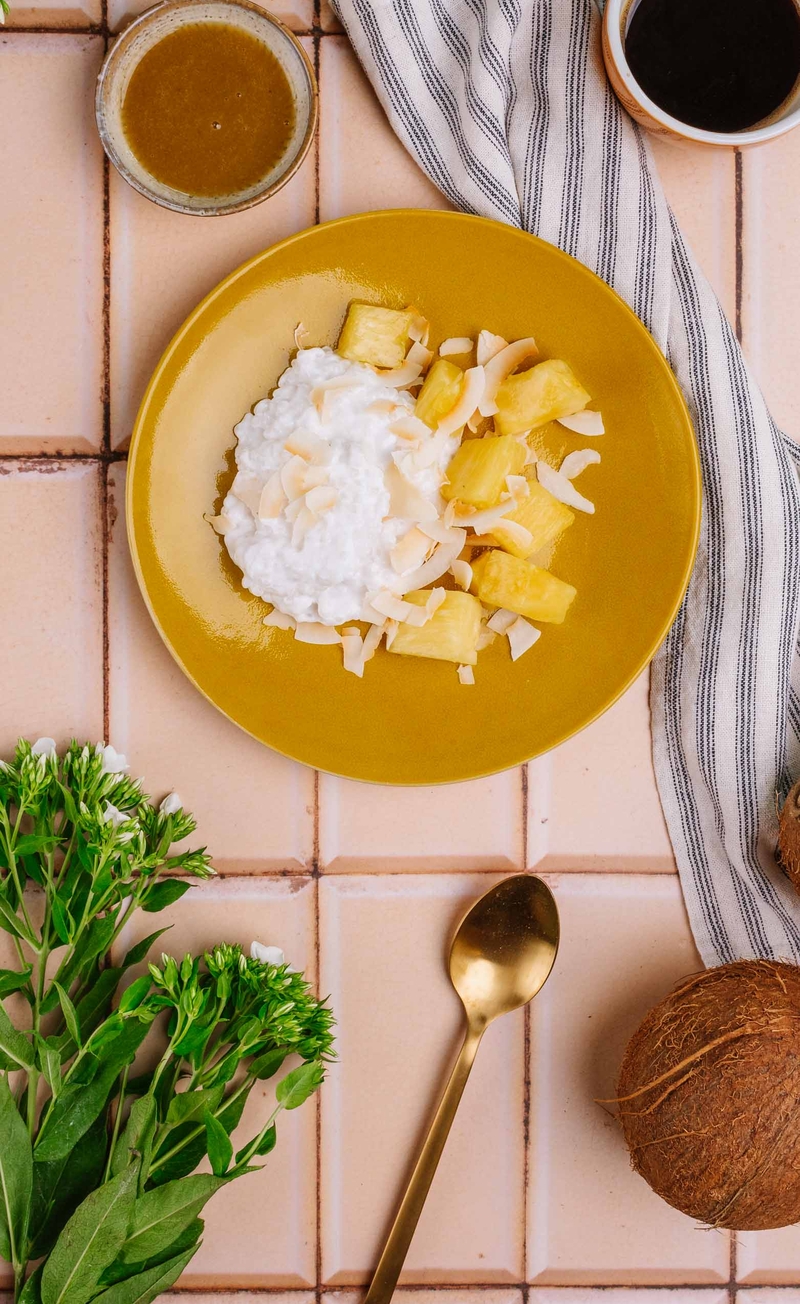Kokosowy pudding z tapioki a'la bubble tea, sos z marakui, ananas