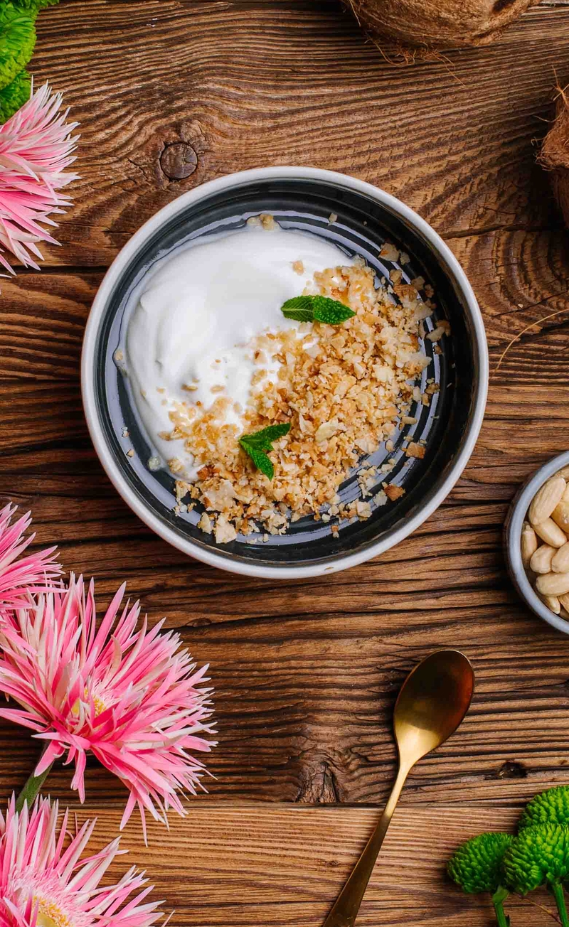 Keto crumble, jogurt grecki