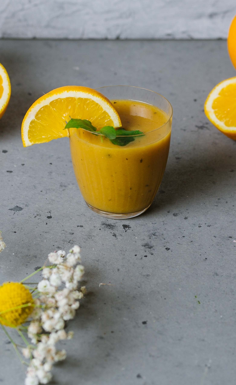 Smoothie: pomarańcza, melon, banan, mięta