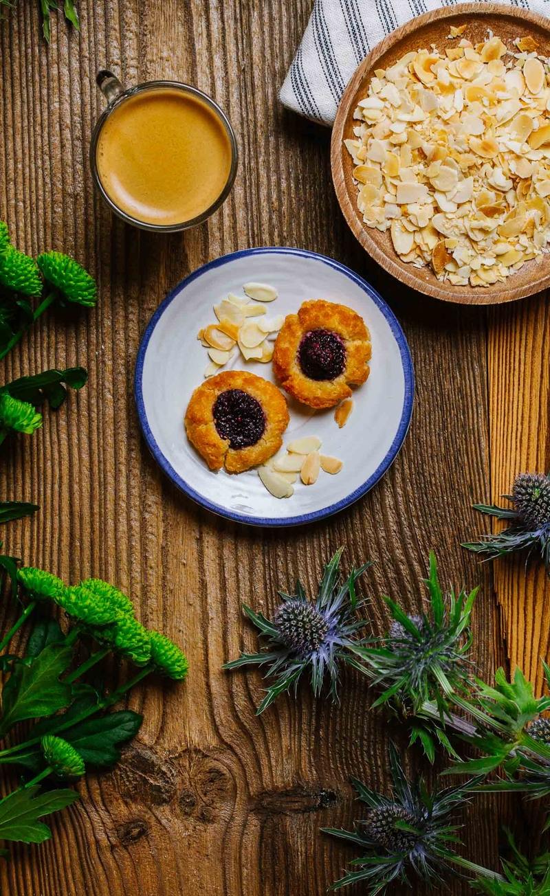 Keto ciastka z konfiturą jagodową