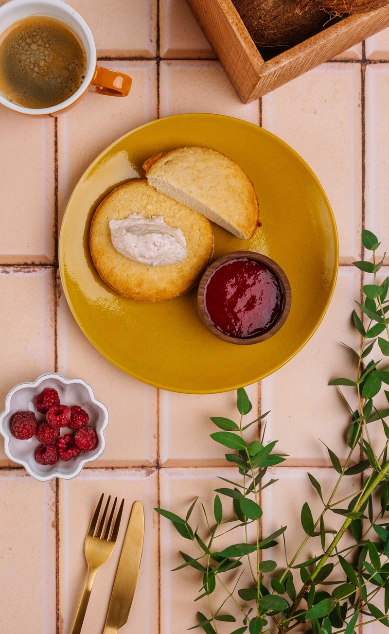 Keto kokosowe placuszki z kremem a'la bueno, mus malinowy