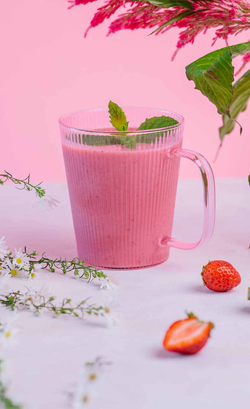 Różowy shake truskawkowo-waniliowy