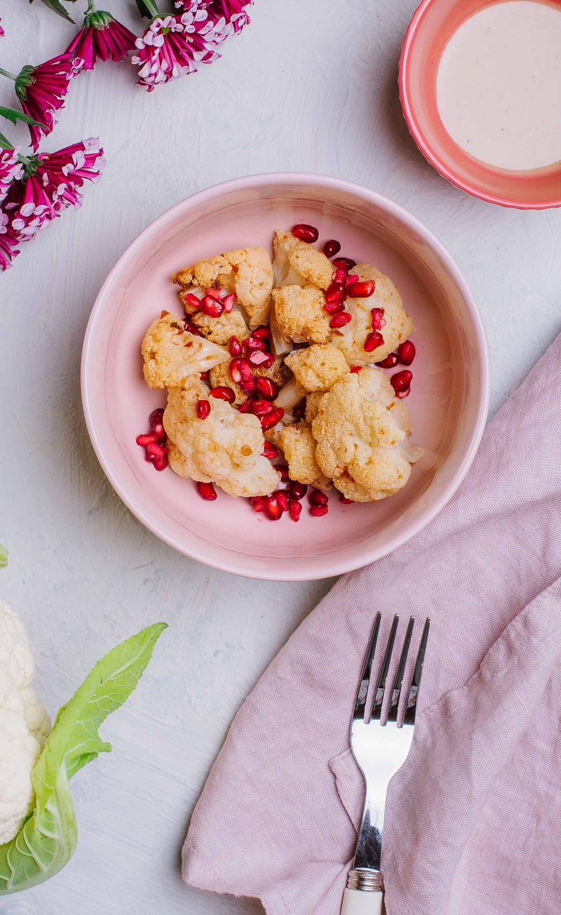 Różyczki kalafiora po marokańsku, dip tahini z miodem