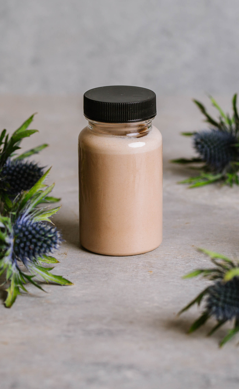 Low carb shot czekoladowy z orzechami ziemnymi i keto syropem klonowym