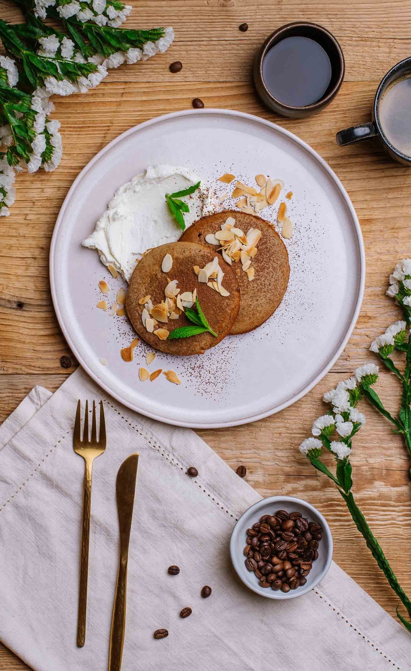 Śmietankowe keto pancakes tiramisu z kawą i mascarpone