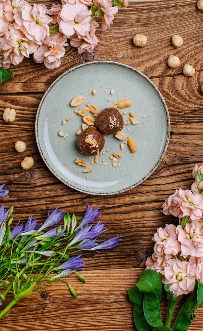 Keto kulki mocy z kakao i orzechami laskowymi