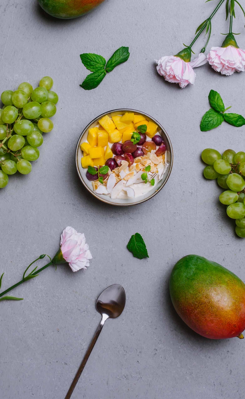 Jaglanka raffaello z mango i winogronami