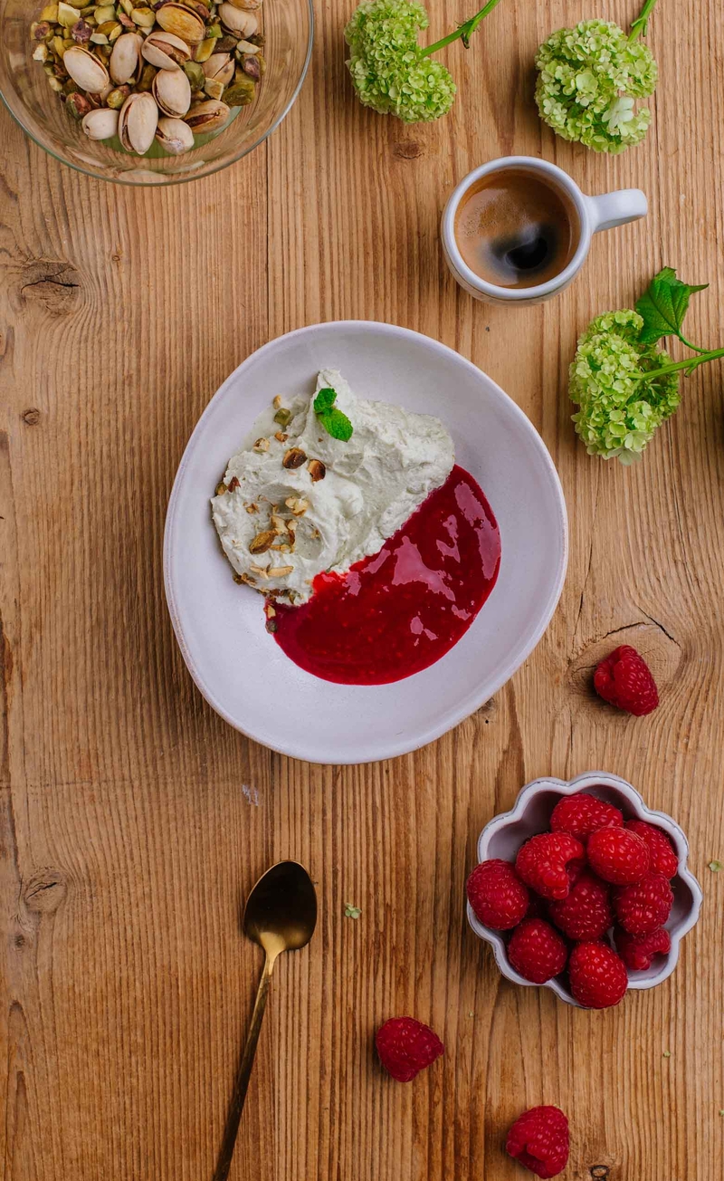 Krem pistacjowy wysokoproteinowy, mus malinowy bez cukru
