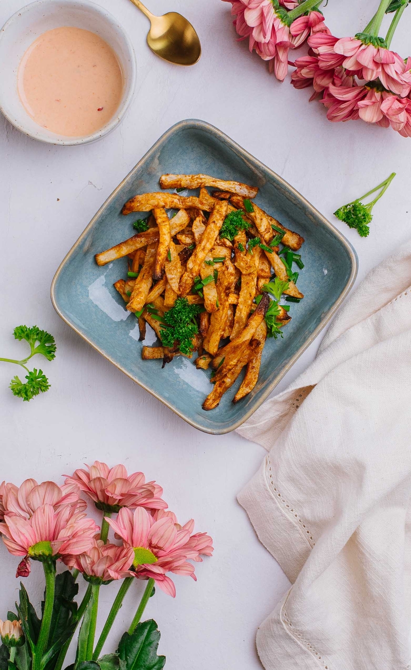 Frytki z selera, keto Korean BBQ mayo