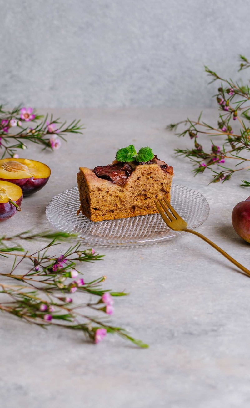 Wegański chlebek bananowy ze śliwką