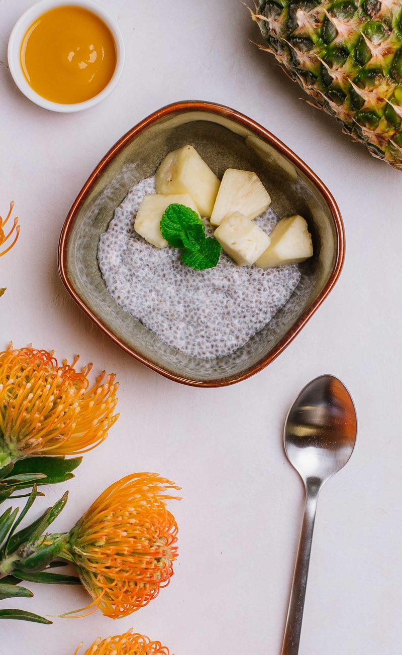 Kokosowy pudding chia i sosem mango, ananas