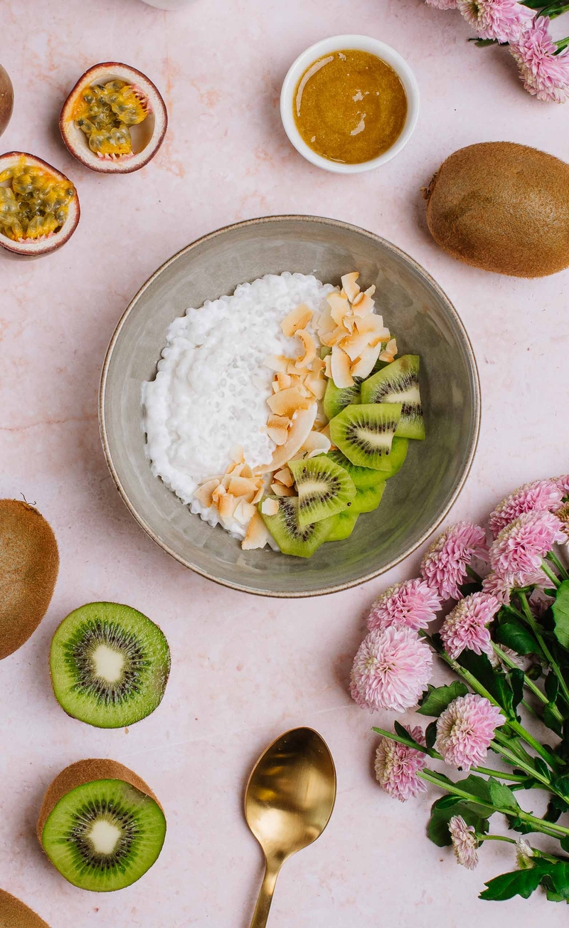 Kokosowy pudding z tapioki a'la bubble tea, sos z marakui, kiwi