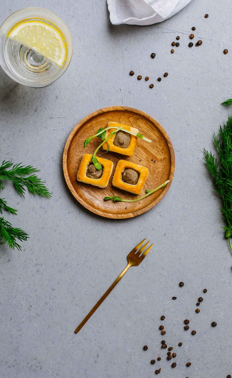 Vol au vent z kremowym pate z wątróbki