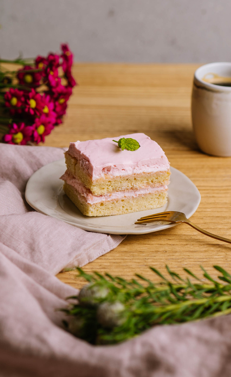Tort prosecco z różowym kremem
